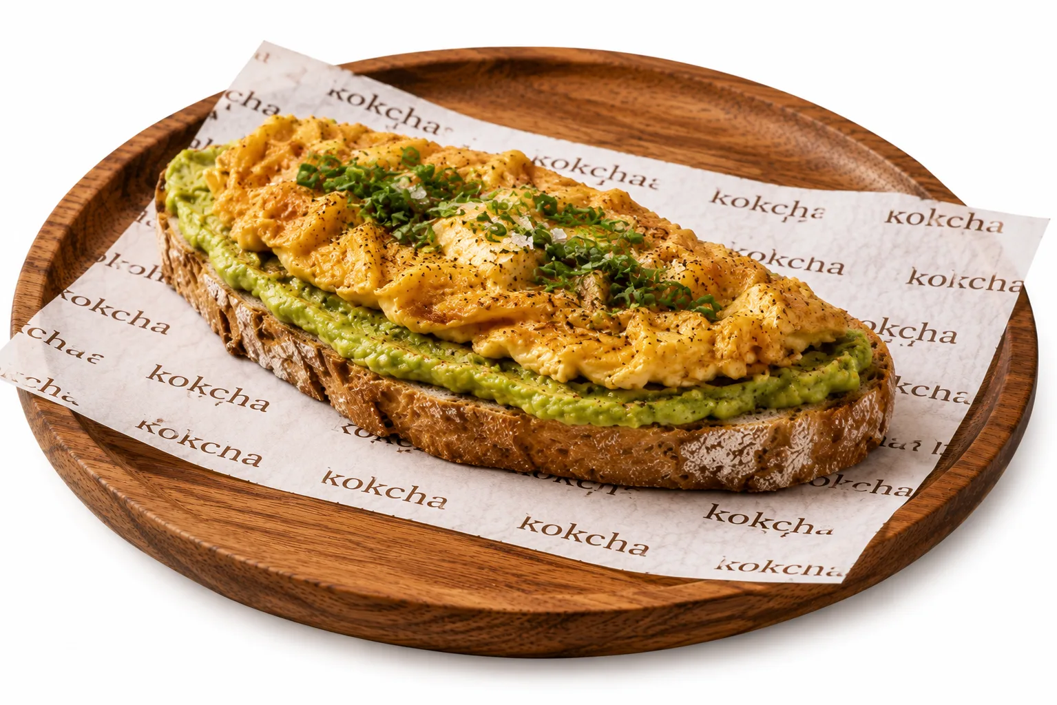 Omelette francesa con tostada de aguacate en Kokcha cerca de la Sagrada Familia