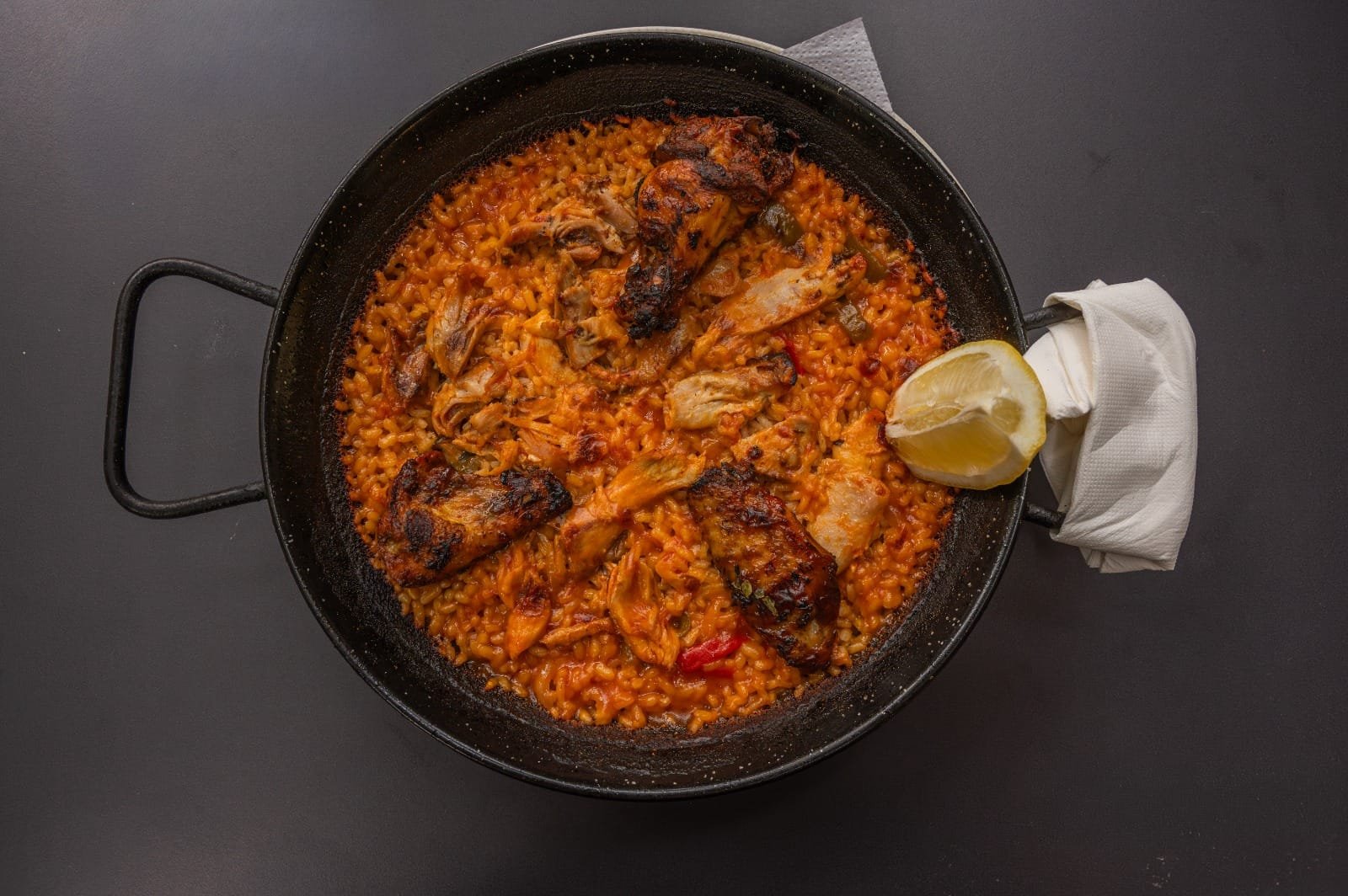 Selección de platos servidos en Kokcha Barcelona